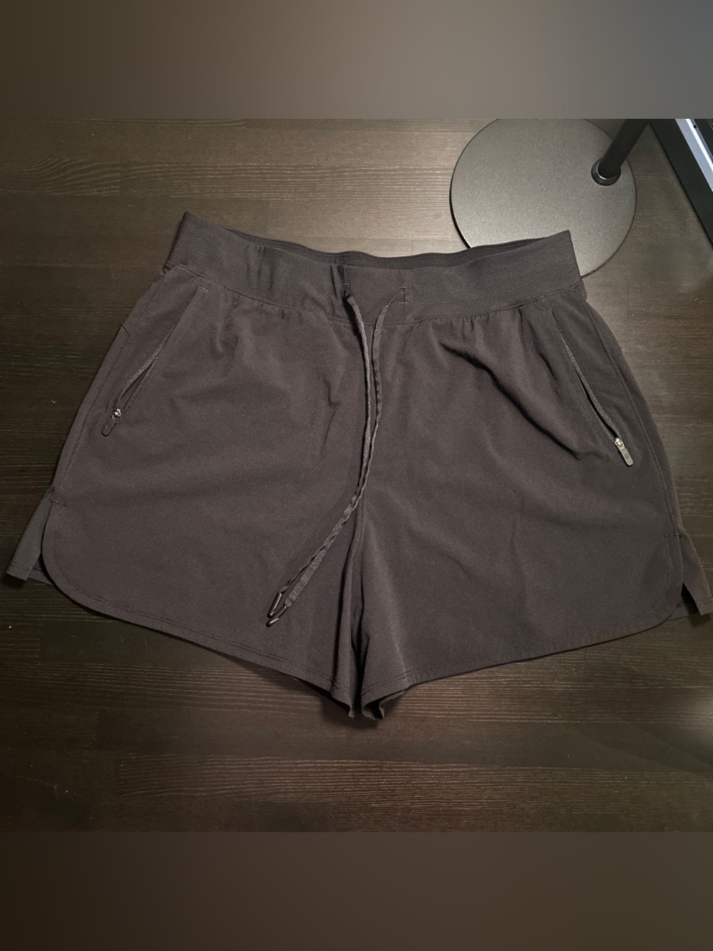 Lululemon license to train high-rise short 4” — Black (size 10)